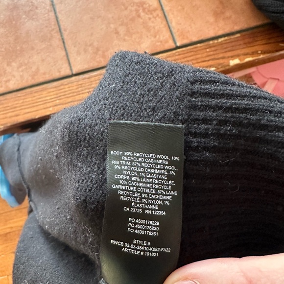 Aritzia black crewneck sweater - Picture 3 of 3